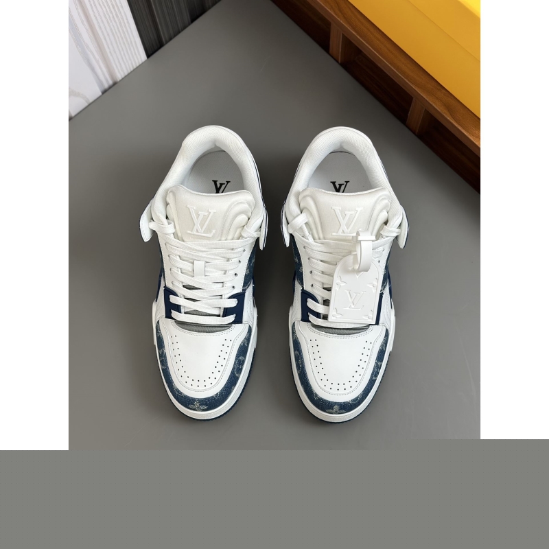 l**is V*t*n sneakers